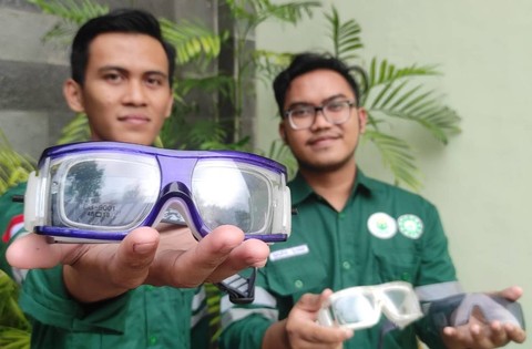 Safety Goggles Myopi Karya Mahasiswa Surabaya Raih Medali di Ajang
