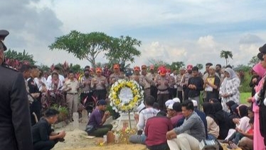 Sempat Buron, Terduga Pelaku Polisi yang Tikam Polisi Akhirnya Serahkan Sempat Buron, Terduga Pelaku Polisi yang Tikam Polisi Akhirnya Serahkan Diri