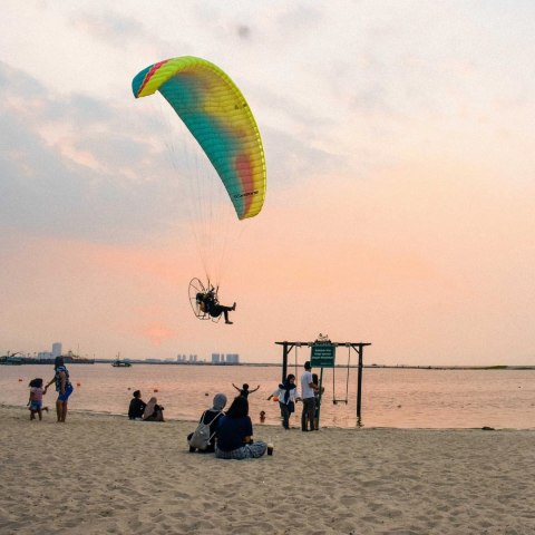 Ancol Kini Buka Lebih Lama, Beroperasi hingga Pukul 12 Malam