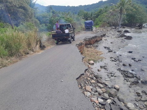 Belum Setahun Diperbaiki Ruas Jalan Napung Mali-Muda Jebak, Sikka Terancam