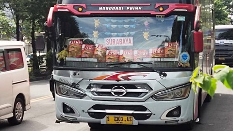 Bus Mira Terlibat Tabrakan Karambol di Solo