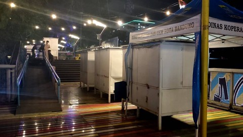 Viral Pasangan Diduga Berbuat Mesum di Teras Cihampelas Bandung