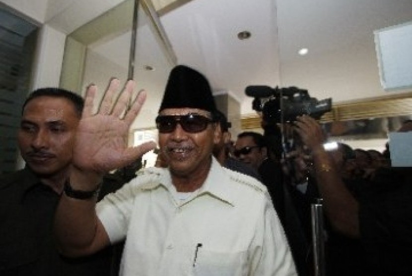 pimpinan-yayasan-pendidikan-islam-ypi-al-zaytun-panji-gumilang-ketika-_140507165734-872.jpg