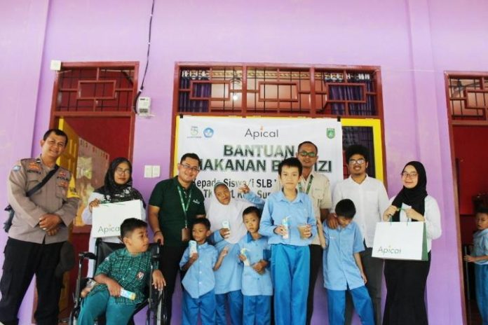 Apical Dumai Gelar Kegiatan Pemberian Makanan Bergizi di SLB Wati Purnama