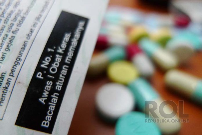 obat-obatan-minum-obat-peringatan-obat-keras-ilustrasi-_141205172326-411.jpg