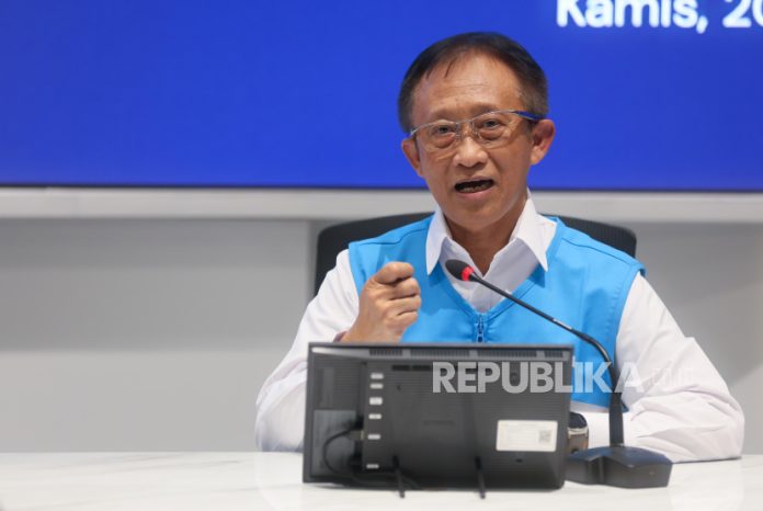 direktur-distribusi-pln-adi-priyanto-saat-memaparkan-kesiapan-kelistrikan_250325100433-384.jpeg