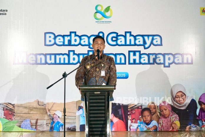 pln-menyalurkan-sambungan-listrik-gratis-untuk-warga-prasejahtera-tiga_251026174517-398.jpeg