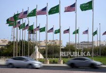 Arab Saudi Kurangi Premi Gaji untuk Tenaga Kerja Asing