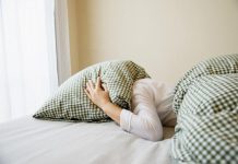 Paradoks Tidur Wanita: Tidur Lebih Lama, Tapi Mengapa Kualitasnya Lebih Buruk?
